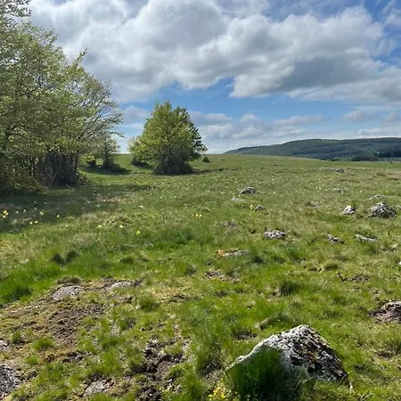 Nocleg ze śniadaniem L'ancienne Gendarmerie Saint-Chély-dʼAubrac