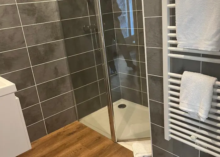 Bed and breakfast L'ancienne Gendarmerie Saint-Chély-dʼAubrac